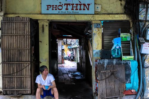 Nhiều hàng phở nổi tiếng Hà Nội vẫn đóng cửa