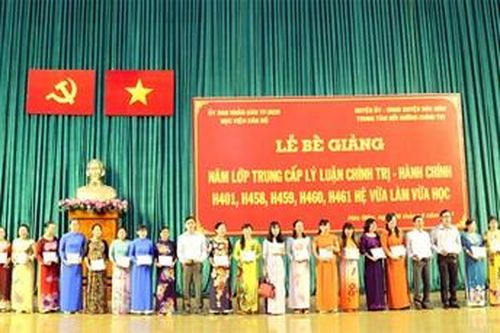 ĐỂ KHÔNG CÒN CÁN BỘ LÝ THUYẾT SUÔNG