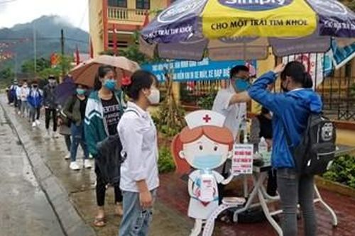 Buổi học đầu tiên của học sinh Yên Bái sau kỳ nghỉ chống dịch Covid-19
