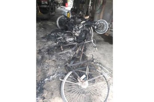 Mượn tay 'bà hỏa' khủng bố