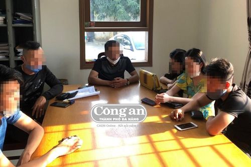 Đệ 'cô tiên' vướng chốt 'cô-vy'