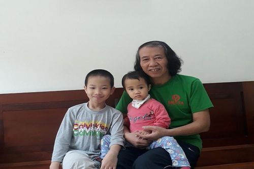 Nhờ cách ly xã hội bên ông ngoại, cậu bé nảy ra khả năng đặc biệt