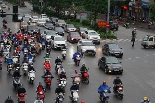 Ngày đầu tiên nới lỏng cách ly xã hội đường phố Hà Nội đông đúc trở lại