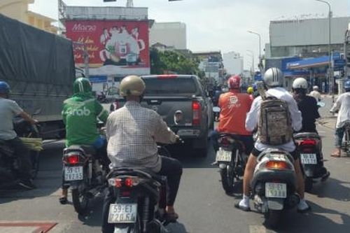 TP.HCM nhộn nhịp ngay ngày đầu nới lỏng giãn cách xã hội