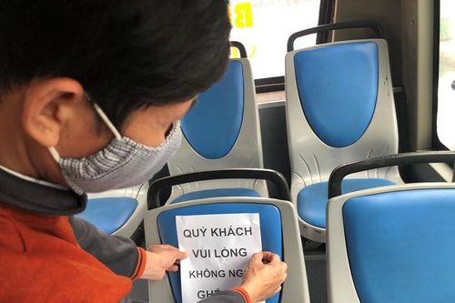 Xe buýt Thủ đô phòng dịch thế nào trong ngày đầu hoạt động?