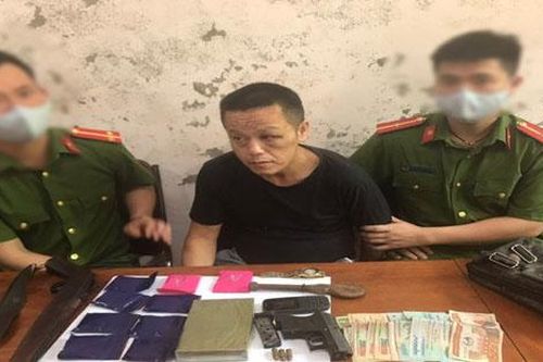 Bắt đối tượng người Lào mang ma túy kèm vũ khí nóng