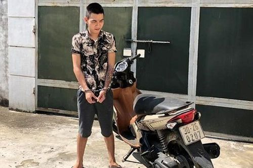 Cầm cố xe máy của hàng xóm để lấy tiền chăm vợ đẻ