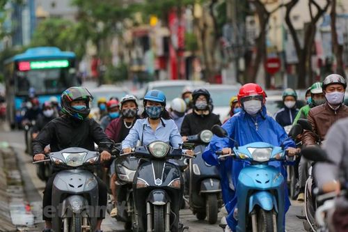 Đường phố Hà Nội trong ngày đầu nới lỏng giãn cách xã hội