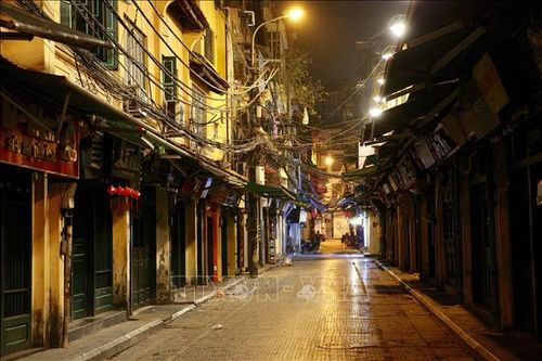 Các cơ sở kinh doanh khu vực phố cổ Hà Nội chấp hành nghiêm Chỉ thị 15