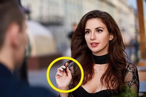 Biểu hiện nàng đang 'phát cuồng' vì bạn