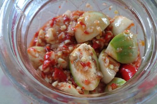 Cách làm cà pháo mắm tôm ăn kèm với cơm siêu ngon
