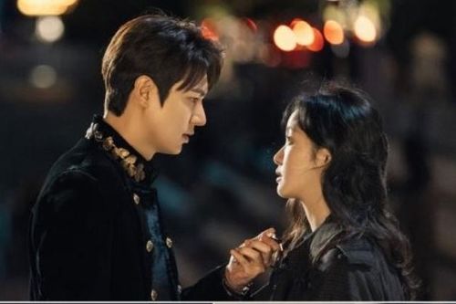 Những cảnh quay đẹp nhất trong hai tập đầu 'The King: Eternal Monarch': Lee Min Ho 'phóng điện' với cả Kim Go Eun và Woo Do Hwan