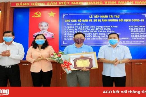 TP. Long Xuyên: Tiếp nhận hỗ trợ tiền cho các hộ bán vé số bị ảnh hưởng dịch Covid-19