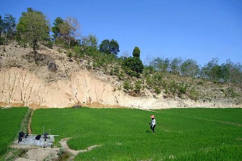 Làng dưới chân núi Chư Pao