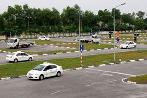 Kiến nghị lùi thời hạn giám sát học lý thuyết ô tô bằng vân tay