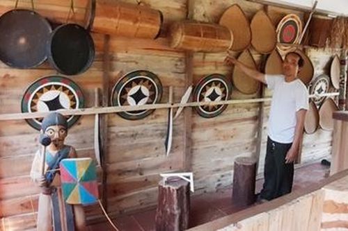 Người Cơ Tu làm du lịch cộng đồng