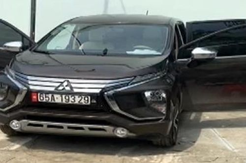 Ô tô 7 chỗ vận chuyển 9.000 bao thuốc lá lậu đi tiêu thụ