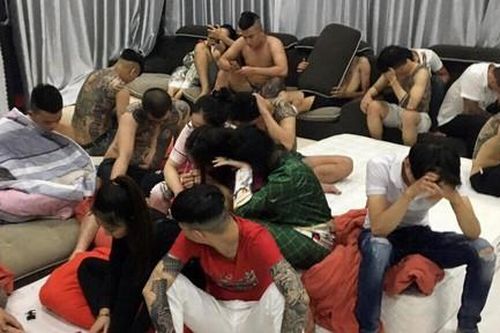 Hơn chục dân chơi mở 'tiệc ma túy' mừng hết cách ly