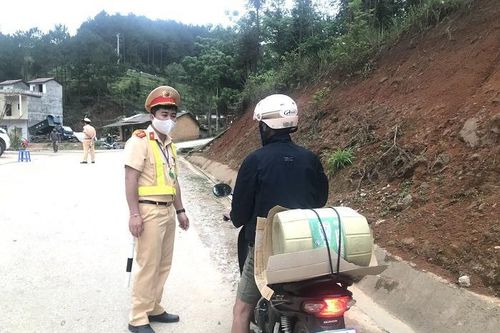 Hà Giang cách ly toàn huyện Đồng Văn phòng lây chéo COVID-19