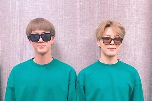 Nghe lý do Jin và Jimin mặc đồ giống nhau, bạn sẽ cảm động rớt nước mắt
