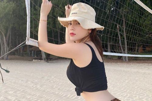 Sao Việt làm gì trong ngày đầu nới lỏng giãn cách xã hội?