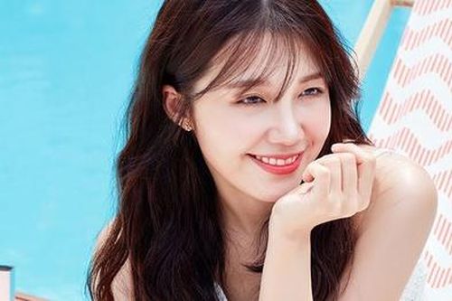 Nữ ca sĩ thay bố mẹ chăm em, trả nợ cho gia đình