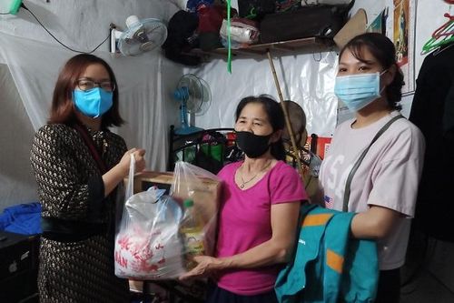 Bài 2: Không để ai bị bỏ sót
