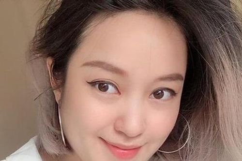 Nhờ dao kéo, thay đổi gu thời trang Mi Vân, Vân Navy,... 'lột xác' ngoạn mục