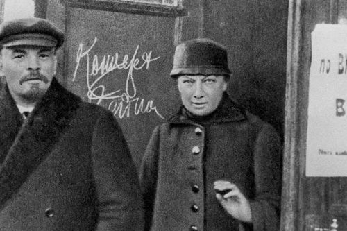 Chuyện Lenin dùng 150 bí danh và bị kẻ thù ám sát tới 3 lần