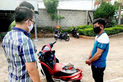 Từ Phú Yên lên Đắk Lắk cậy cốp xe máy trộm tiền trong 5 giây