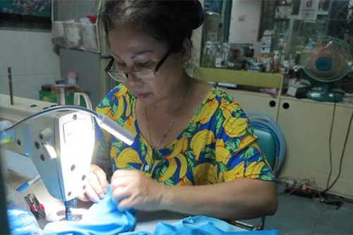 Bà chủ tiệm tóc khiến người trong 'xóm giang hồ' Sài Gòn phải gật đầu chào