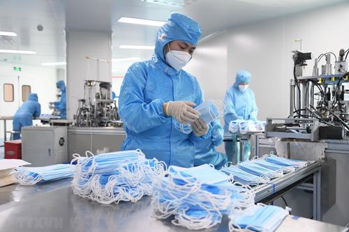 WTO: 80 quốc gia, vùng lãnh thổ hạn chế xuất khẩu hàng chống COVID-19