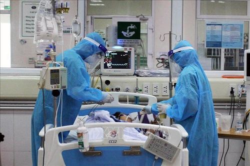 Sớm thực hiện liệu pháp sử dụng huyết tương trong điều trị COVID-19
