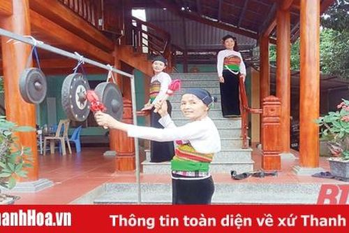 Quách Thị Đa - nghệ nhân dân gian biểu diễn cồng chiêng tiêu biểu của vùng cao xứ Thanh