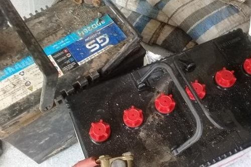 Phát hiện đối tượng trộm 7 bình ắc quy