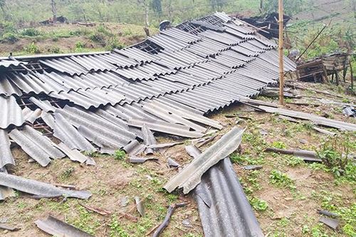Mưa đá, mưa to kèm giông lốc gây thiệt hại hơn 6 tỷ đồng