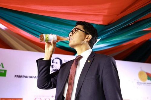 Madagascar tự tin 'thay đổi lịch sử thế giới' với trà thảo mộc chống COVID-19