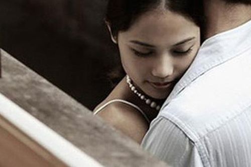 Không phải vợ, mà phải bị người này phát hiện đàn ông ngoại tình mới bỏ luôn và bỏ dứt điểm người tình