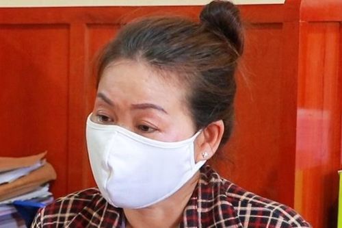 Nữ giúp việc trộm nhẫn kim cương của chủ nhà
