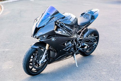 BMW S 1000 RR thế hệ mới đầu tiên Việt Nam sở hữu dàn áo carbon