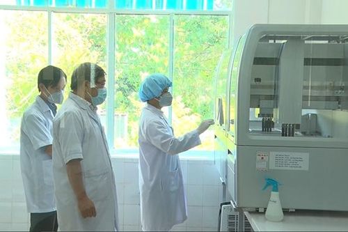 Sẽ xử lý nghiêm nếu có sai phạm trong mua máy xét nghiệm Covid-19 tại Quảng Nam