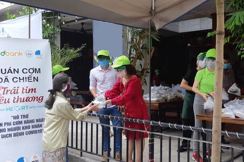 Lòng thơm thảo lo bữa ăn giúp người nghèo