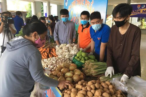 Phiên chợ '0 đồng' cho người khó khăn ở Đồng Nai