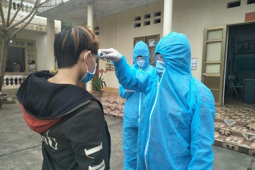 Gian truân giám sát lao động từ Trung Quốc về nước qua đường mòn