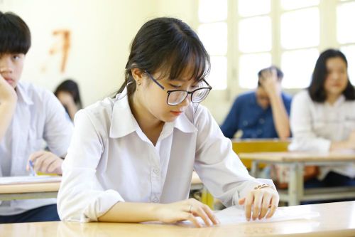 Giảm câu hỏi, giảm thời gian trong bài thi tổ hợp THPT: Học sinh có bớt áp lực?