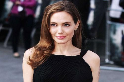 Tại sao Angelina Jolie được xem là người có tiêu chuẩn vàng về nhan sắc của thế giới?