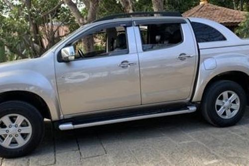 Truy tìm chiếc xe bán tải bị trộm