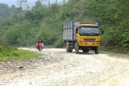 Thanh Hóa: Dân vùng biên kêu cứu vì đường tỉnh lộ bị cày nát