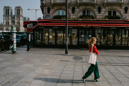 Nghịch lý Paris trong đại dịch Covid-19