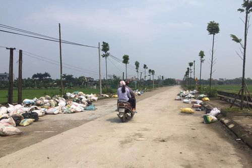 Hà Nội: Rác thải chất đống trên đường làng, kênh mương ở Mỹ Đức